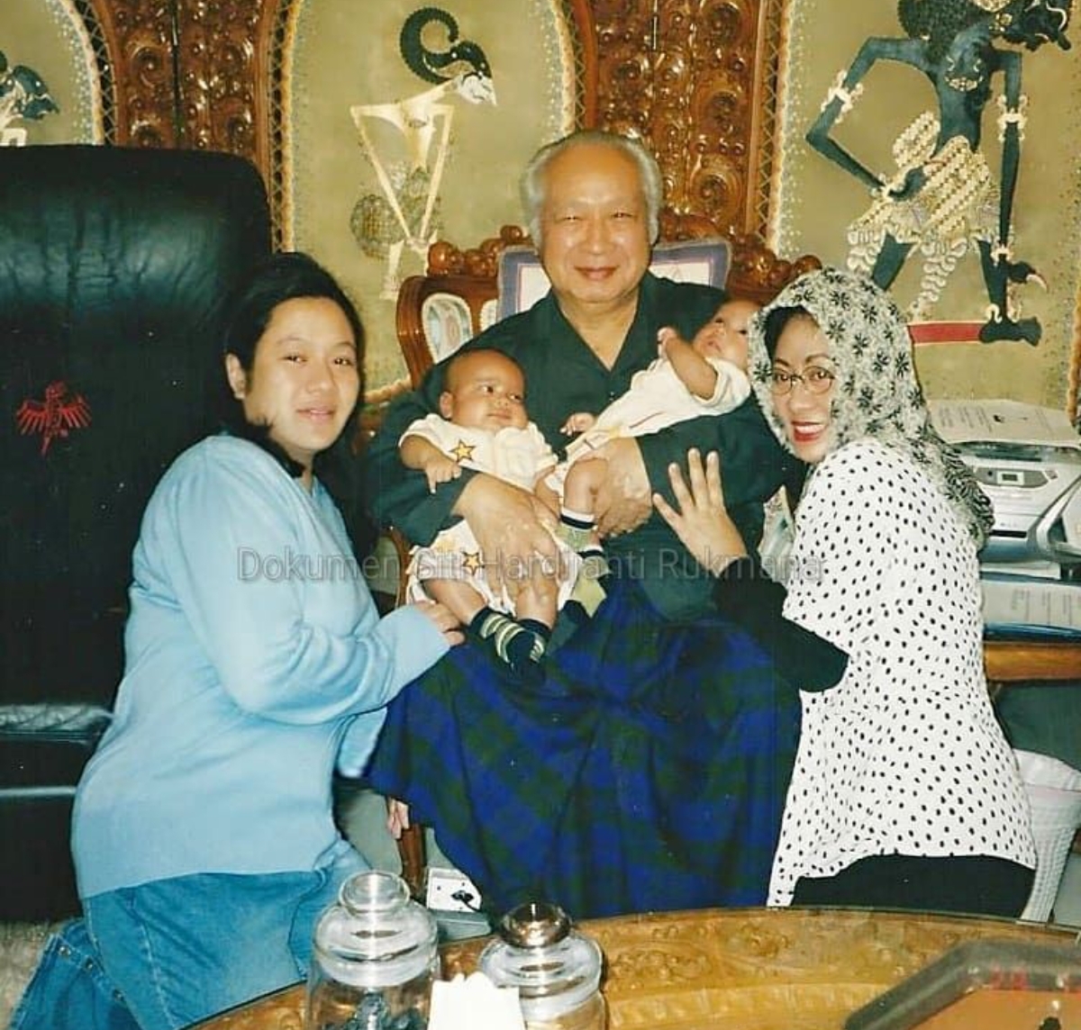 Mbak Tutut bersama Presiden Soeharto. (Instagram Tutut Soeharto)