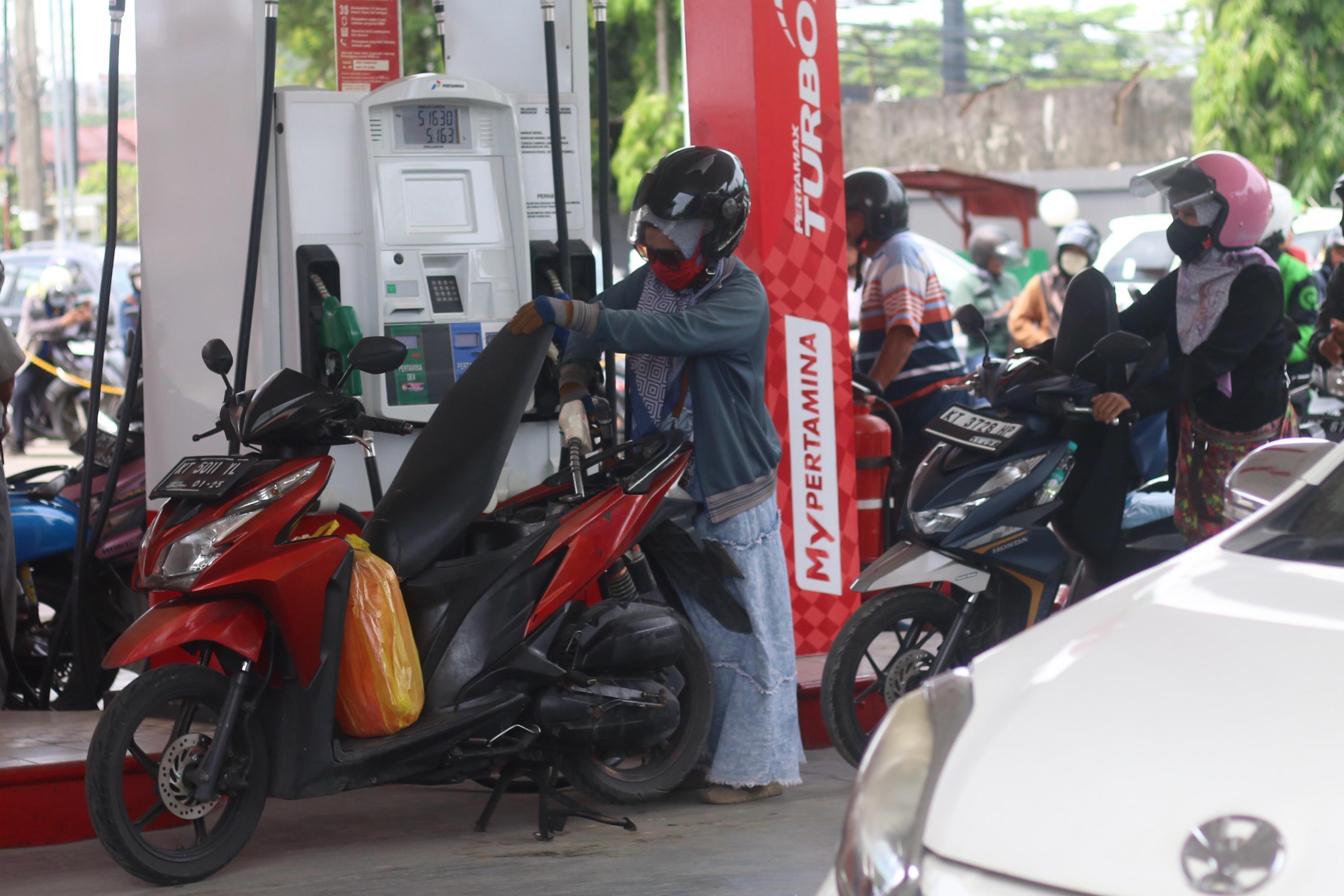 POLEMIK: Polemik BBM bikin kendaraan Brebet ramai dikeluhkan masyarakat Kaltim. 