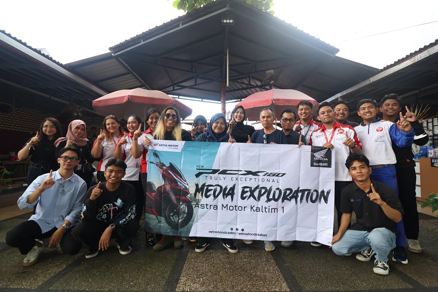 EKSPLORASI: Astra Motor Kaltim 1 mengajak sejumlah jurnalis di Balikpapan merasakan langsung sensasi berkendara dengan skutik premium New Honda PCX160.&nbsp;