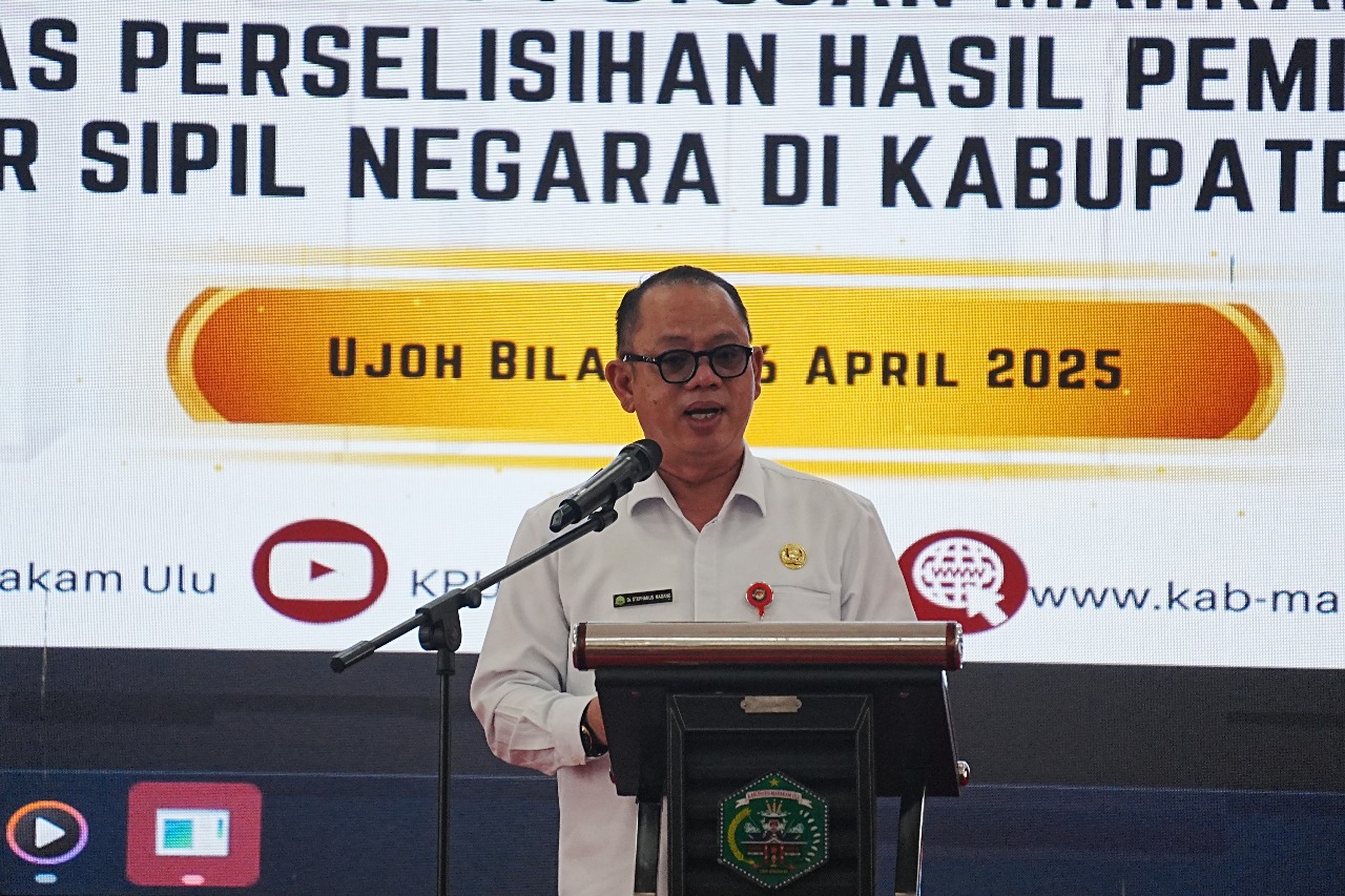 Sekda Mahulu Stephanus Madang