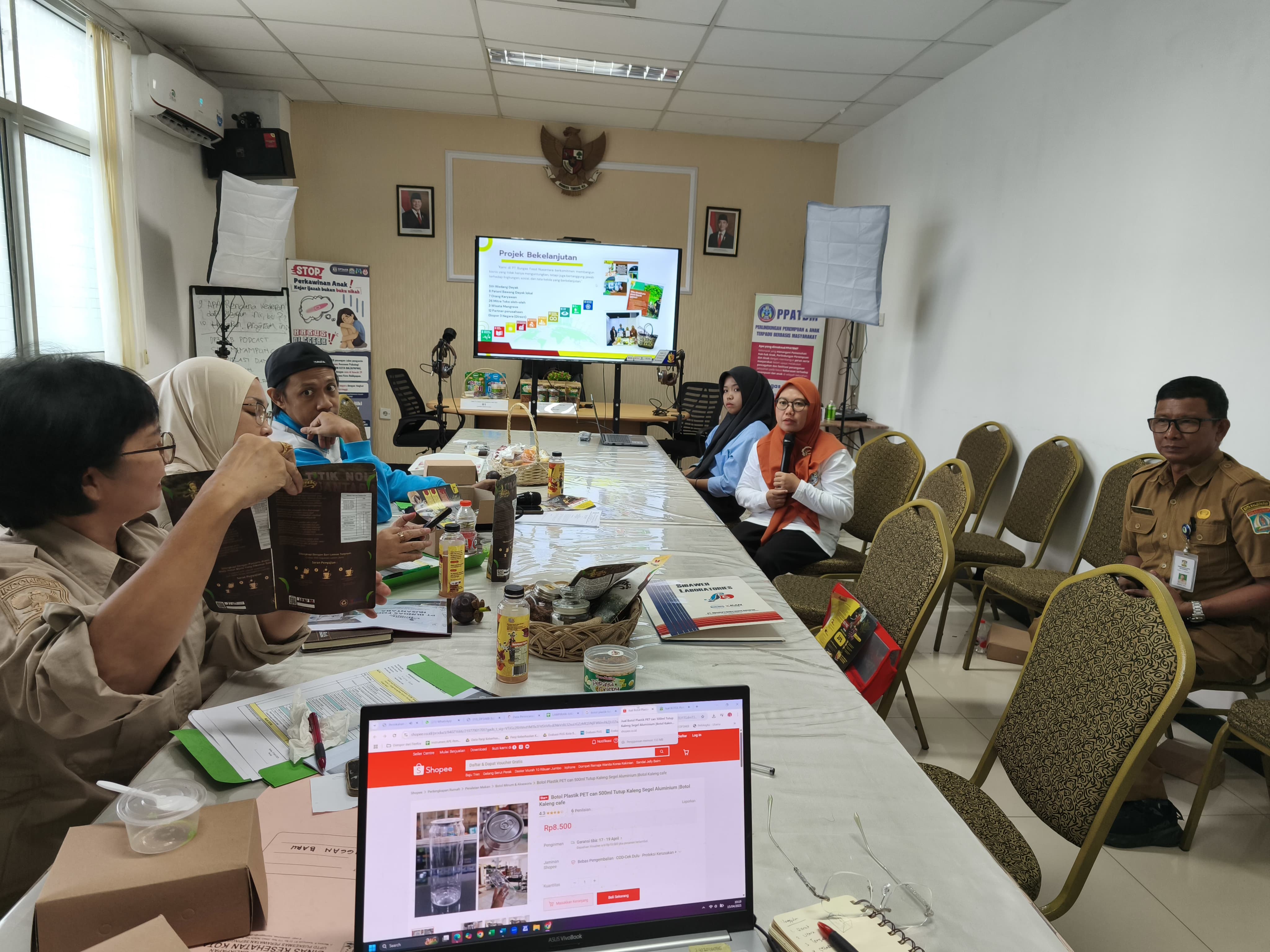 Peserta olahan makanan dari Kecamatan Balikpapan Utara dengan olahan Wedang Dayak Tea Bag Series, Wedang Dayak Instam dan Coffee Plus Pasak Bumi, Wedang Dayak Ready to Drink.