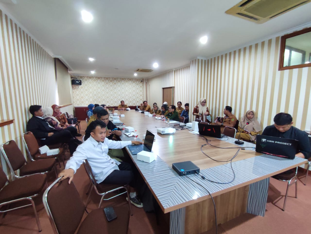PERSIAPAN: Rapat persiapan kegiatan pameran pembangunan dan gelar teknologi tepat guna tingkat Kaltim yang diagendakan digelar selama empat hari, 30 April-3 Mei 2025 di Penajam, PPU.