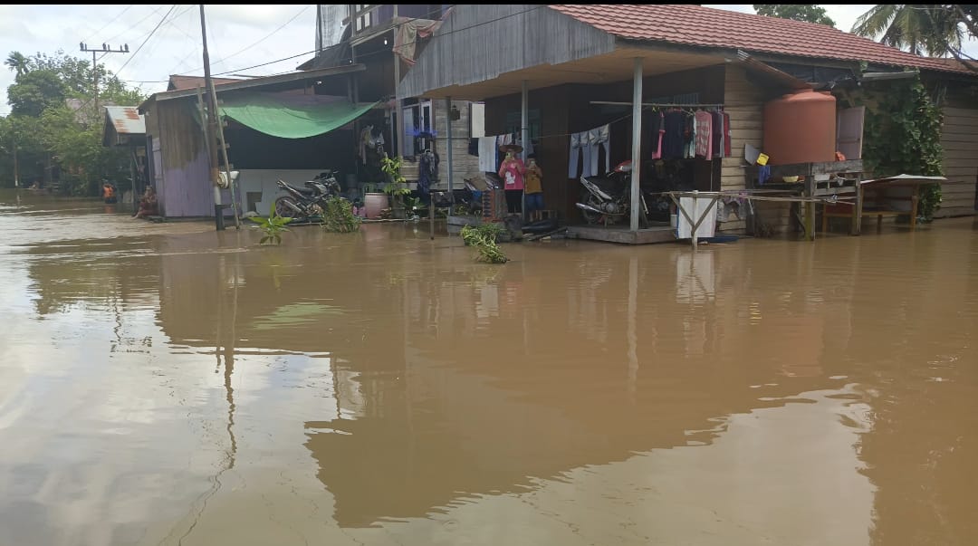 TINGGI: Sejumlah wilayah yang terendam banjir.