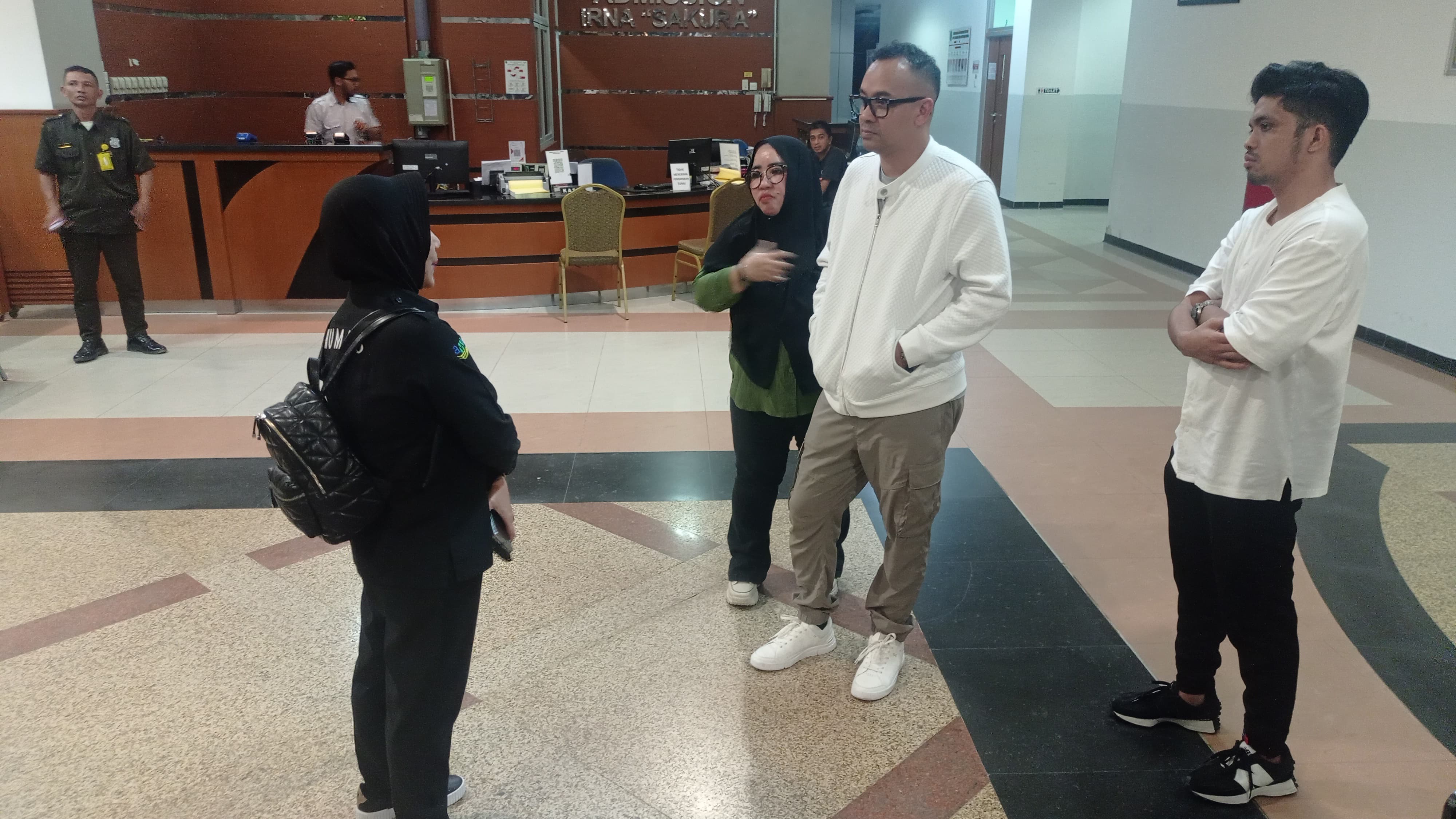 PERAWATAN: Seorang balita berusia 16 bulan di Samarinda, diduga mengalami malfungsi alat medis setelah menjalani tiga kali operasi akibat cairan bernanah di otaknya. (FOTO/EKO PRALISTIO)