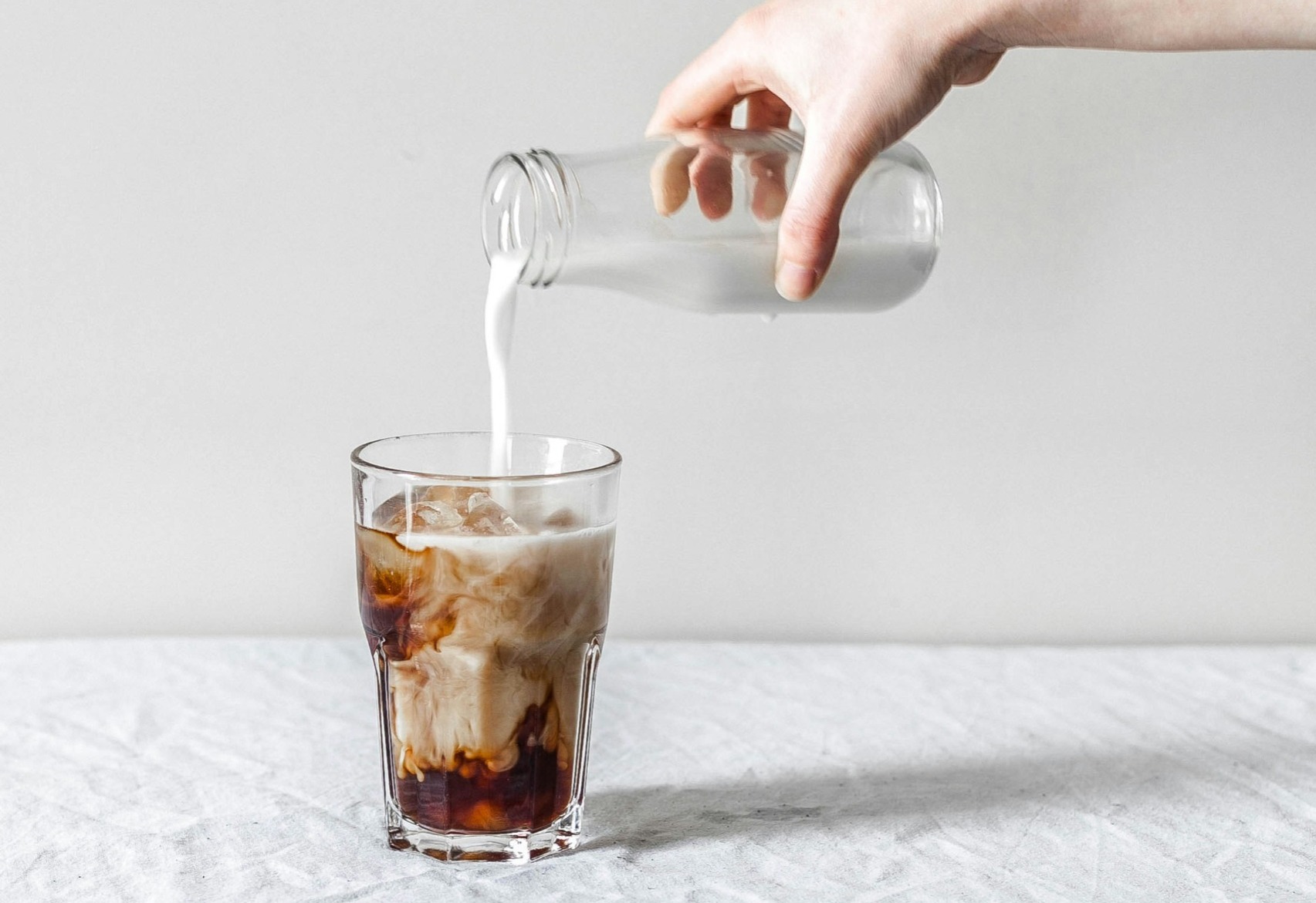 BAHAYA: Sering dikonsumsi, ternyata ada bahaya mengintai dari susu kopi favorit Anda!