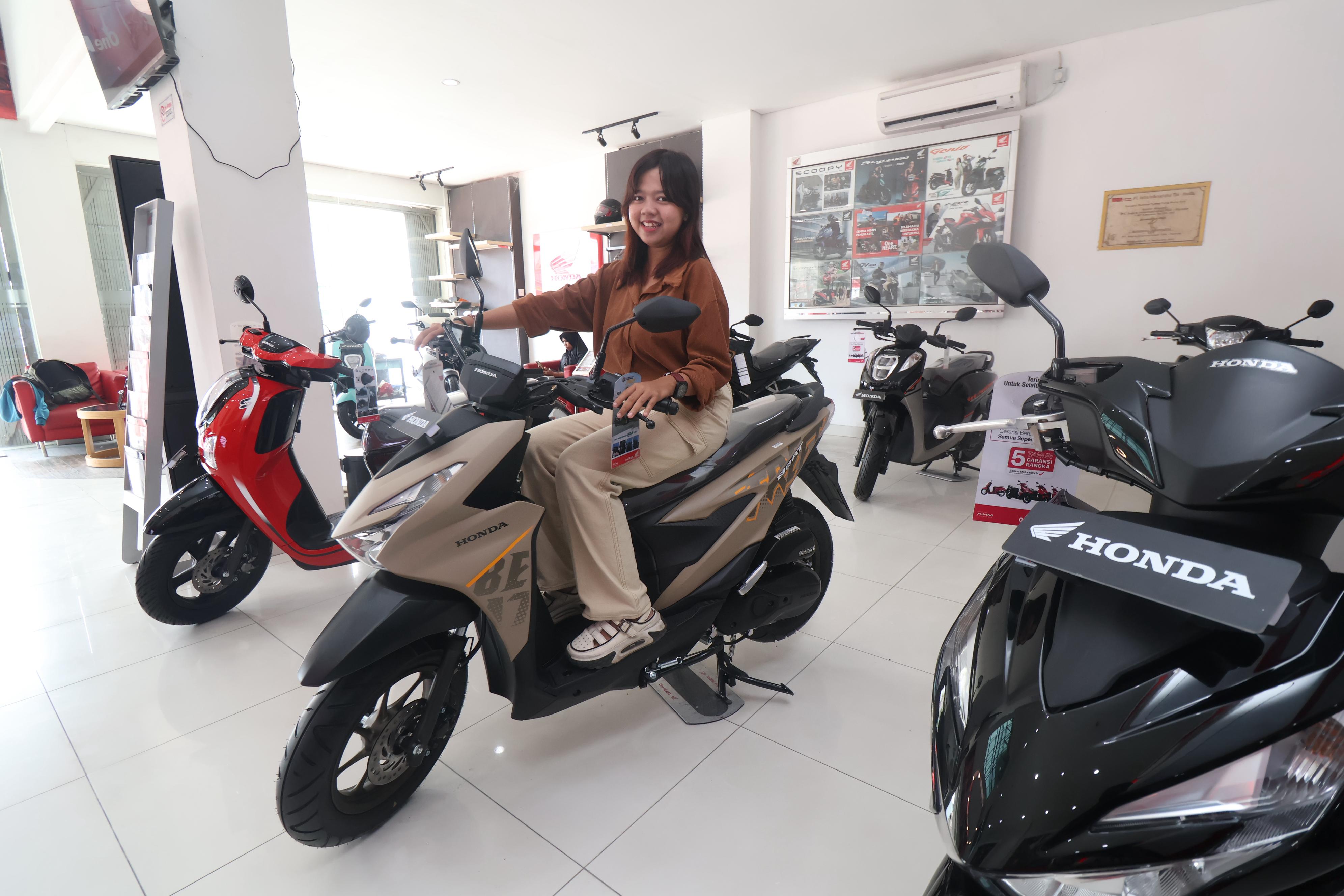 TREN POSITIF: Astra Motor Kaltim 1 berhasil menjual sekitar 5.500 sepeda motor. (FOTO ANGGI PRADITHA/KP)