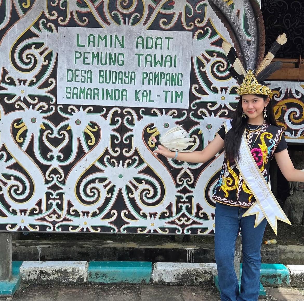 KENALKAN KAMPUNG HALAMAN: Aliya Salma mengenalkan Desa Budaya Pampang, tampil sebagai 1st Runner up Putri Pertiwi 2024 sekaligus Duta Putri Pertiwi Indonesia.