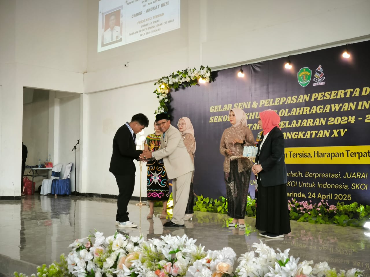 Para siswa yang lulus dari studi di SKOI Kaltim diharapkan bisa menjaga performa akademik dan prestasi olahraganya.