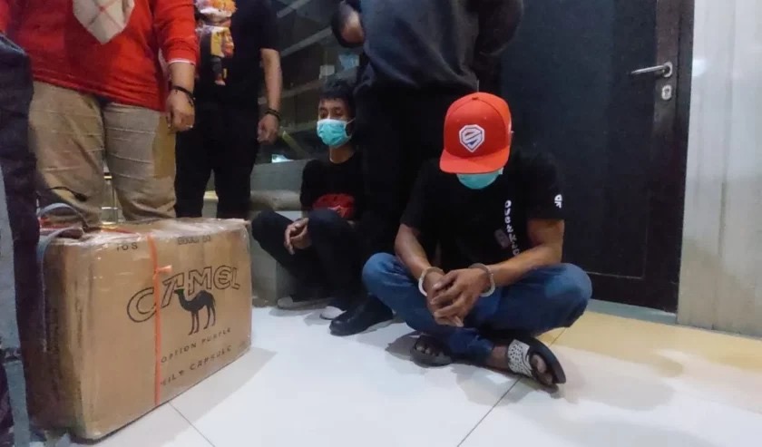 BARANG HARAM: Pengungkapan sabu, dua kurir diamankan Polda Jawa Timur di Pelabuhan Semayang, Balikpapan, barang buktinya 22 kilogram.