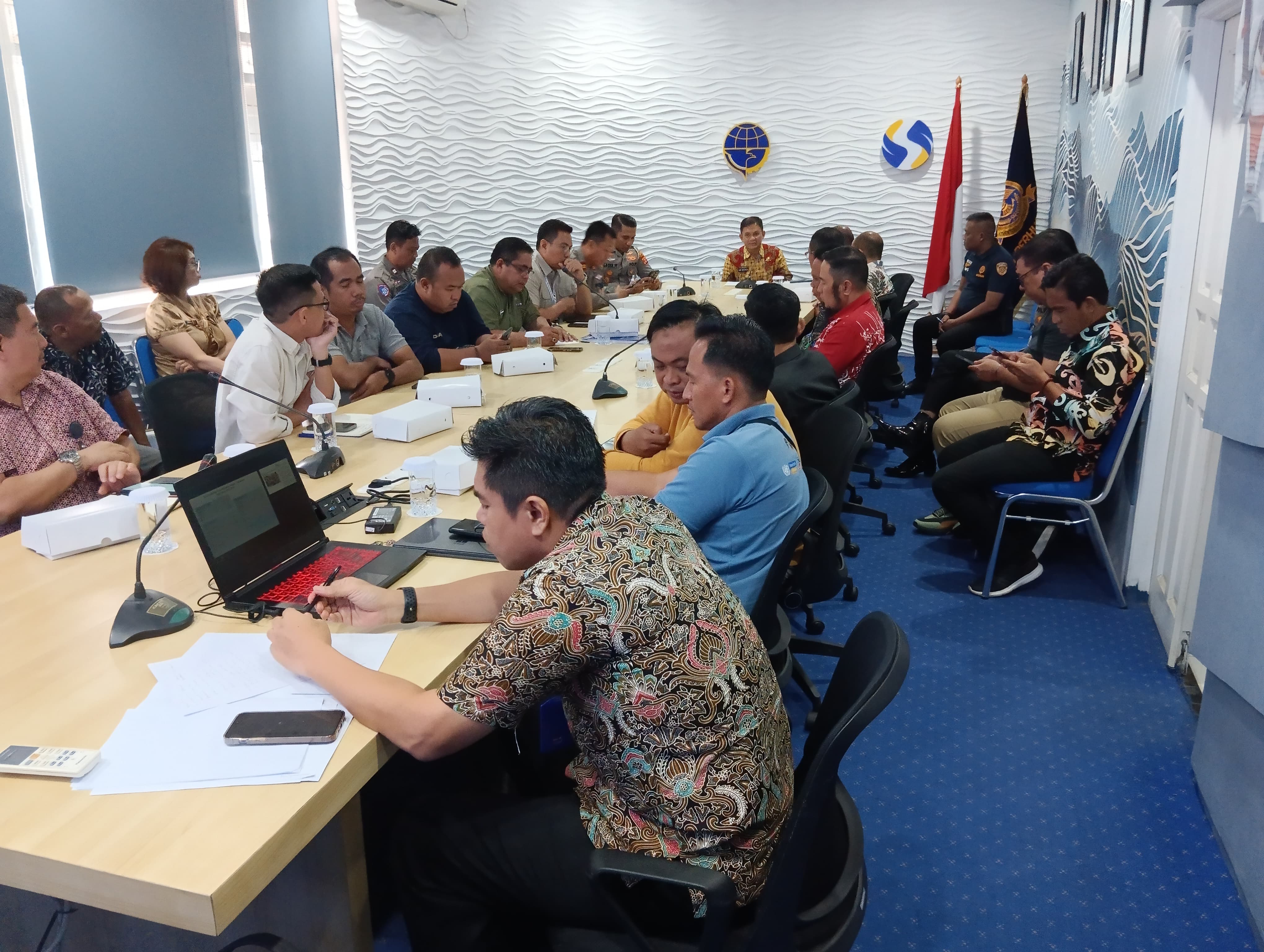 RESPON: Rapat bersama di kantor Dishub Samarinda, bersama Polresta Samarinda dan Disdikbud Samarinda dan Disdikbud Kaltim, Jumat (25/4).
