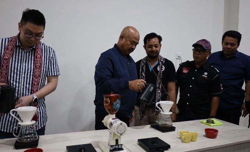 MANDIRI:  Edi Damansyah membuka Kartanegara Coffee Event (KCE).