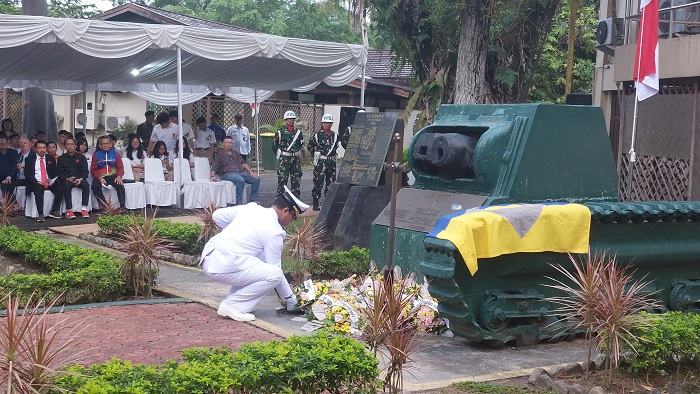 KENANG: Peringatan Anzac Day yang berlangsung di Pasir Ridge, dihadiri oleh pejabat hingga veteran tentara Australia dan Balikpapan.