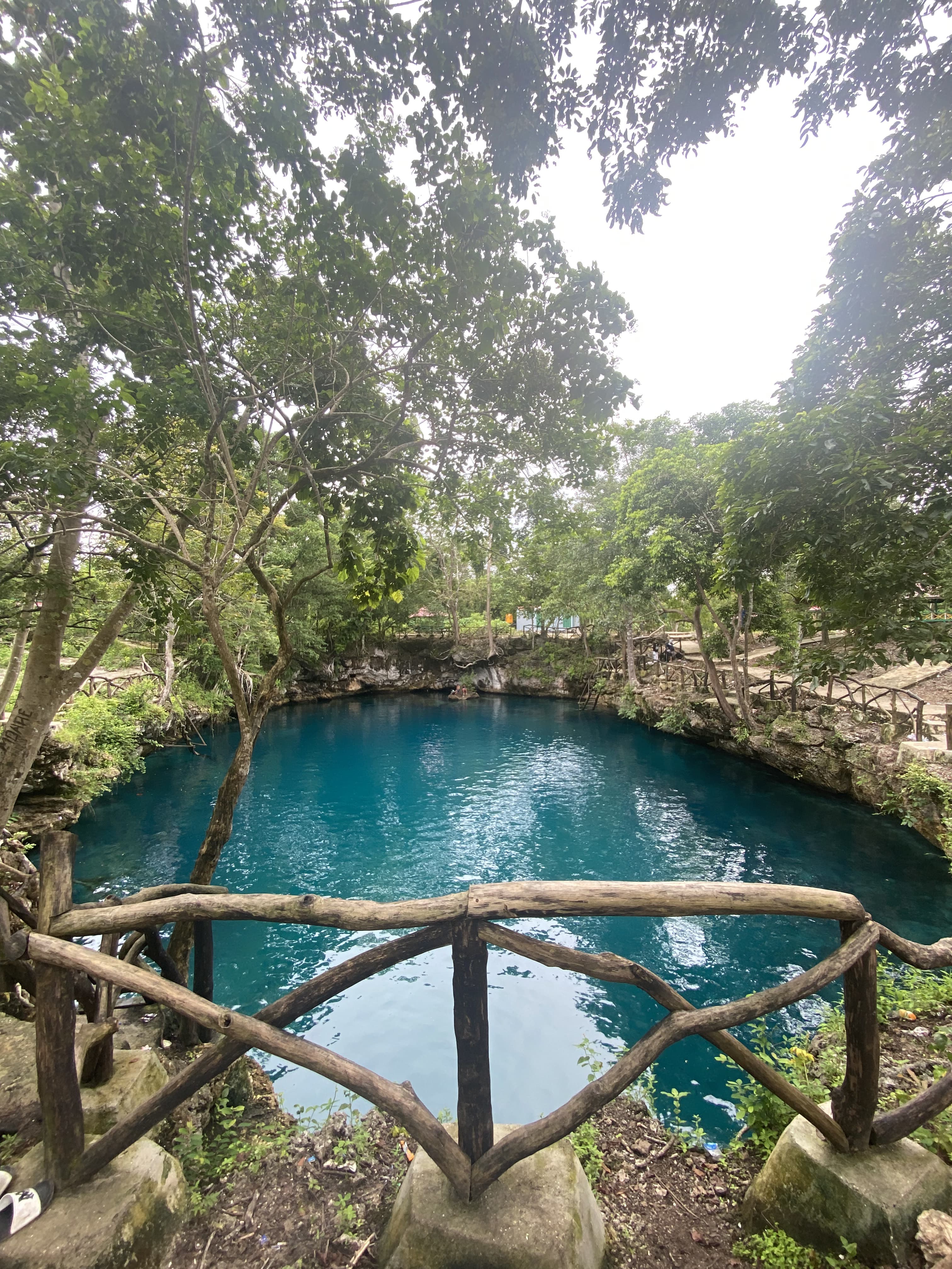 MENAWAN: Anda bisa menikmati salah satu suguhan tempat melepas penat, yakni Danau Moko.