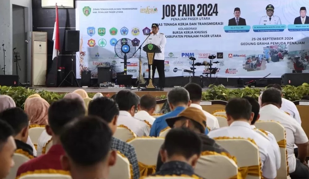 UPAYA PENYERAPAN: Job Market Fair 2024 salah satu kegiatan rekrutmen tenaga kerja yang dilakukan oleh Disnakertrans PPU untuk membantu penyerapan tenaga kerja. (FOTO: IST)