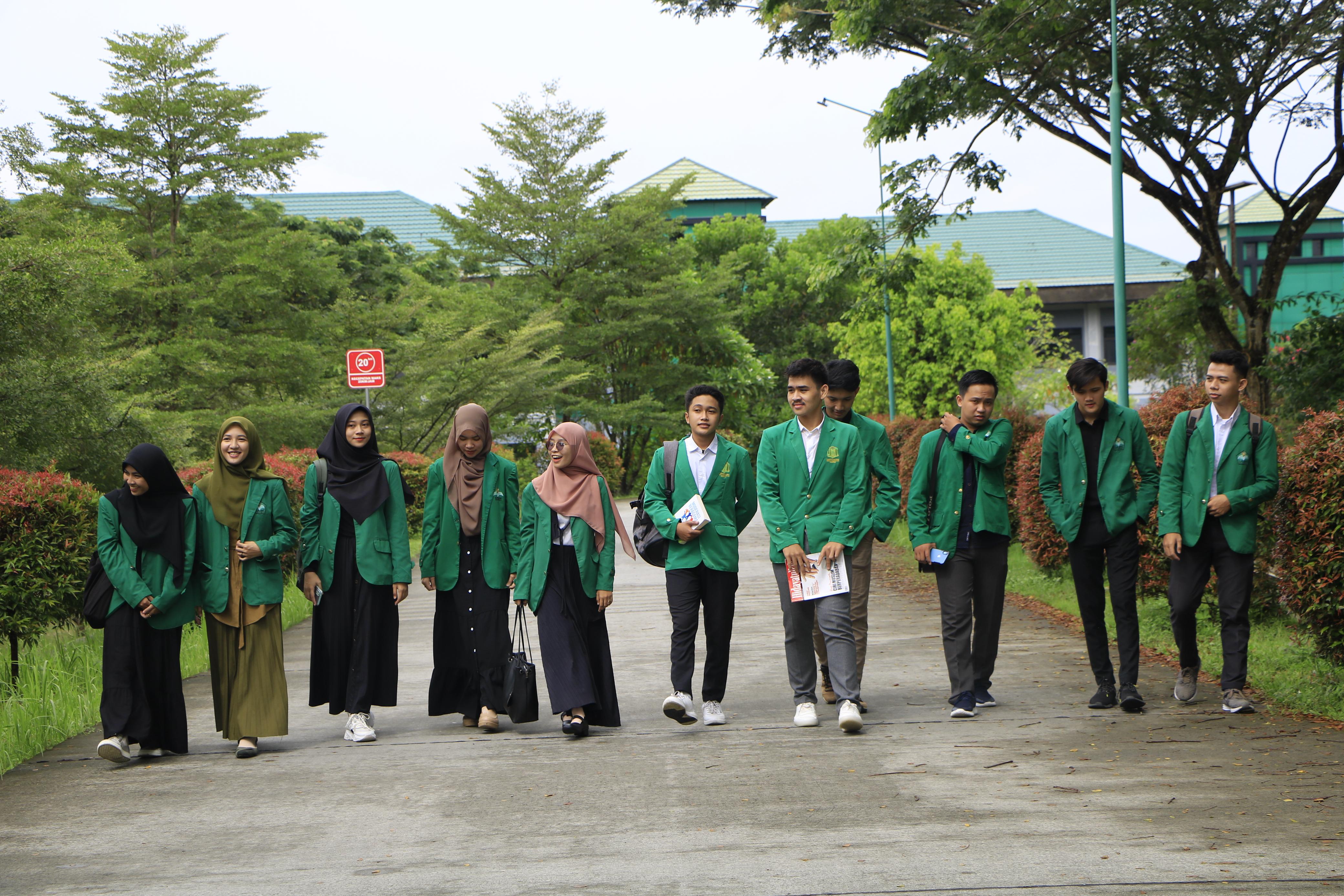 RUJUKAN: UINSI menetapkan kuota penerimaan mahasiswa baru sebanyak 2.500 orang untuk semua jenjang pendidikan. Mereka meyakini semua bisa menikmati program Gratispol.