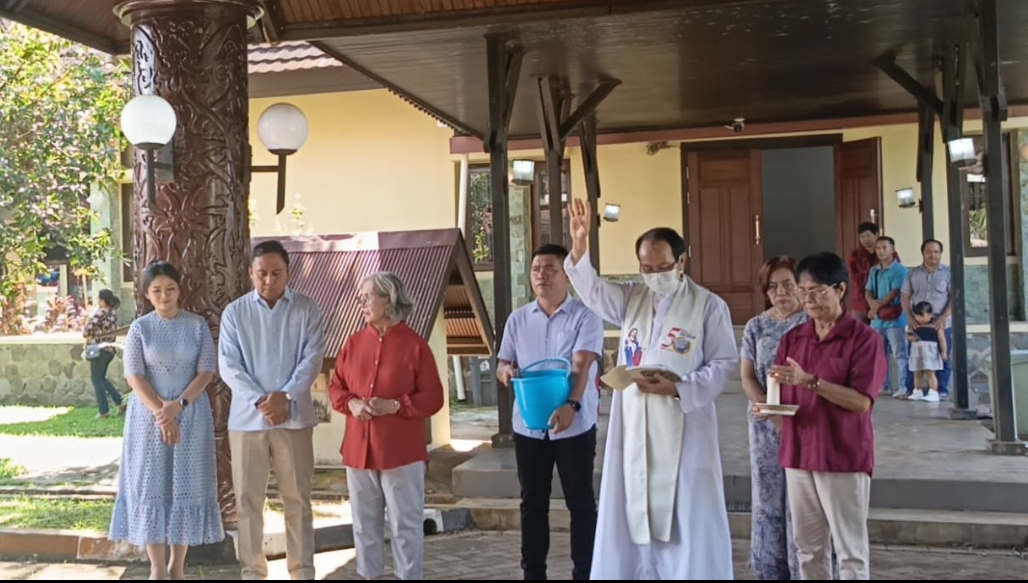 DOA: Pemberkatan Rumah Dinas Bupati dilakukan oleh Pastor Tadeus Sam Anyeq.