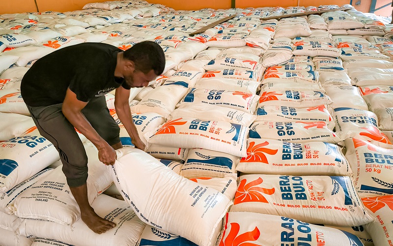 Ilustrasi cadangan beras Bulog.