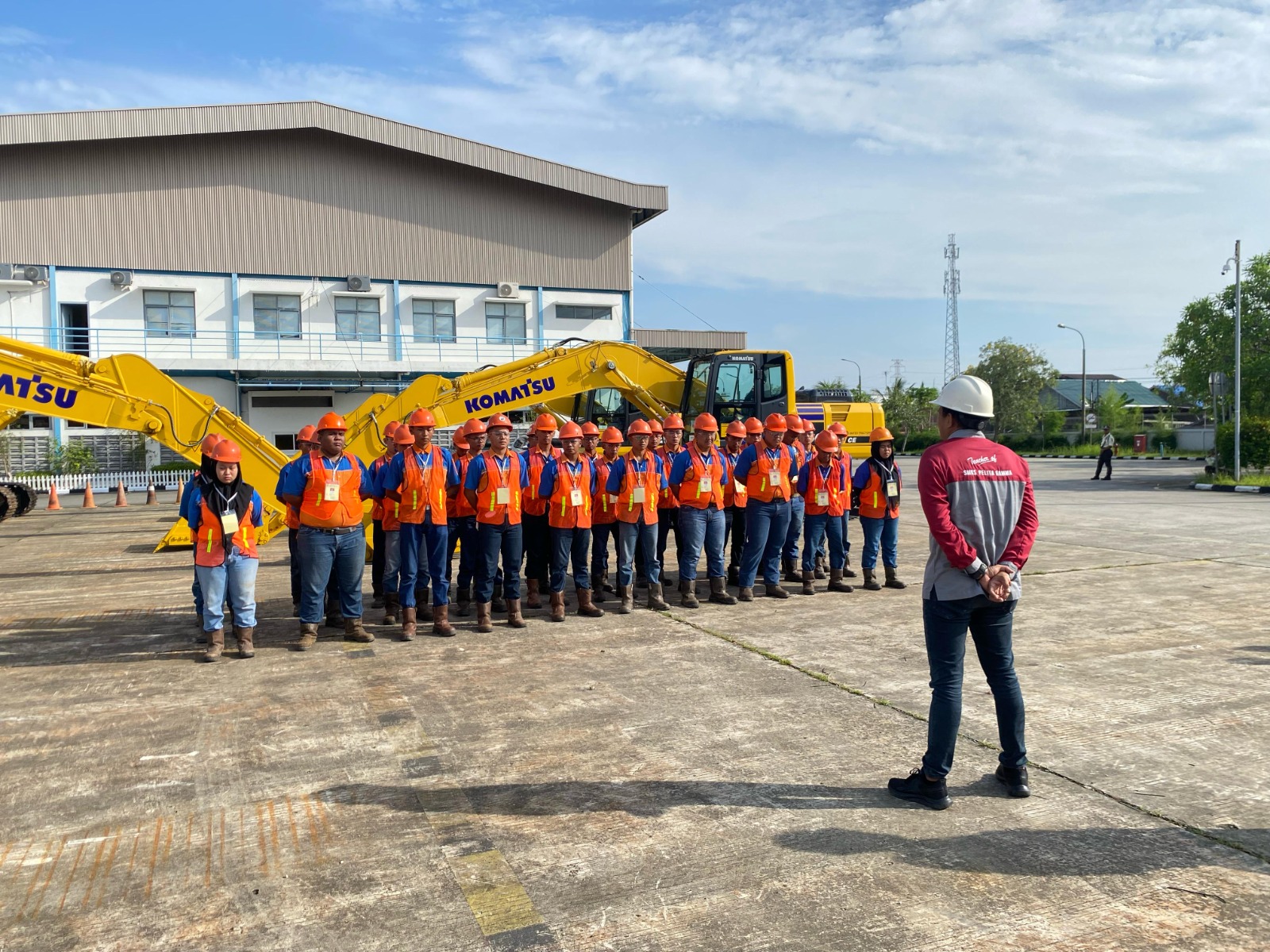 KOMPETENSI: Siswa SMKS Pelita Gama Penajam saat mengikuti sertifikasi kompetensi di PT United Tractors.