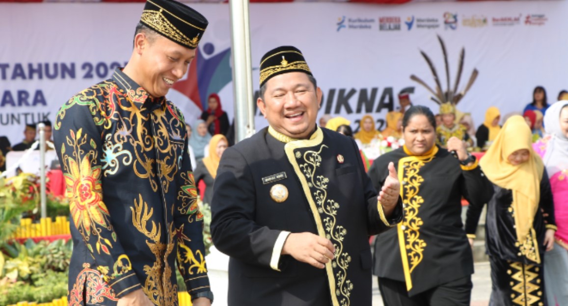 HARDIKNAS: Kapolres PPU, AKBP Andreas Alek Danantara (kiri) bersama Bupati PPU, Mudyat Noor pada momentum Hardiknas, 2 Mei 2025.