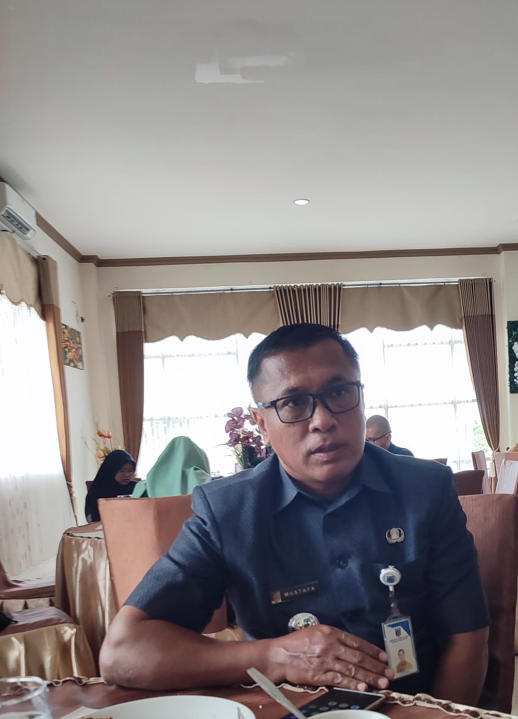 Camat Muara Komam Mustafa.