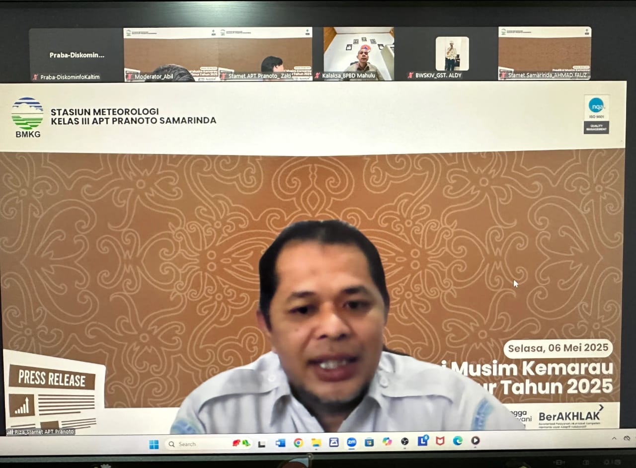 ANTISIPASI: Kepala Stasiun Meteorologi Kelas III APT Pranoto BMKG Samarinda Riza Arian Noor menyampaikan perkiraan musim kemarau di Kaltim melalui Zoom Meeting.