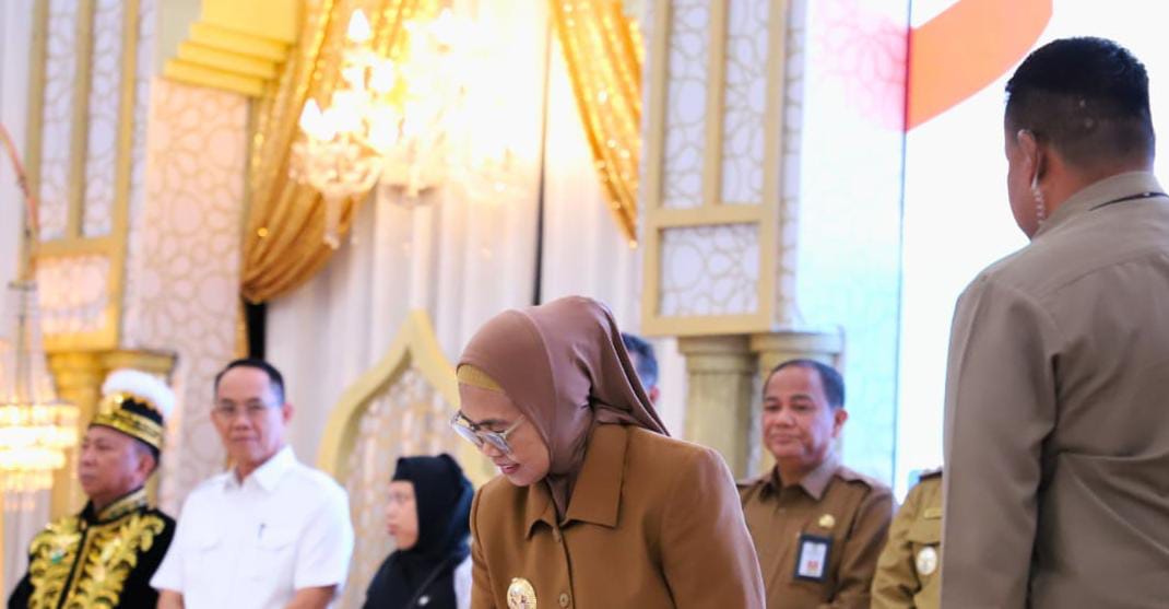 HADIRI PERTEMUAN: Neni Moerniaeni mengikuti Musrenbang Kaltim di Kantor Gubernur Kaltim, Senin (5/5). (FOTO ADIEL KUNDHARA/KP)