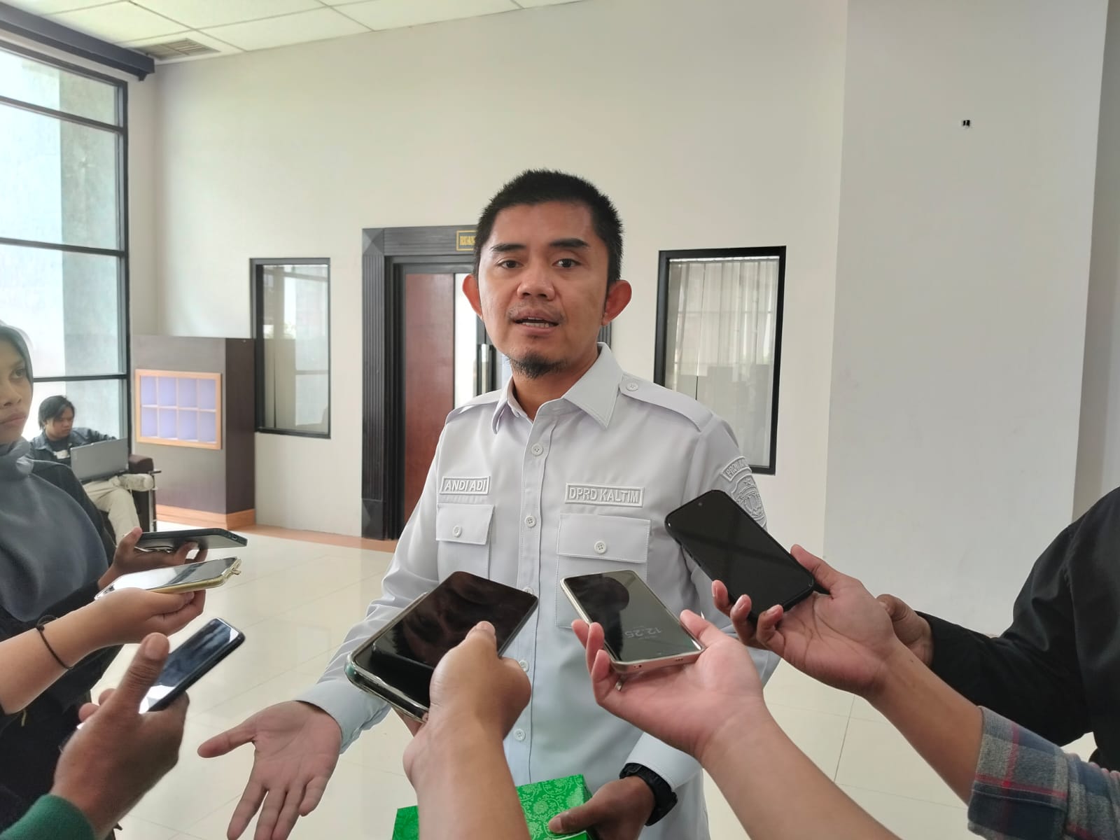 Wakil Ketua dan Sekretaris Komisi IV DPRD Kaltim dr  Andi Satya Adi Saputra.