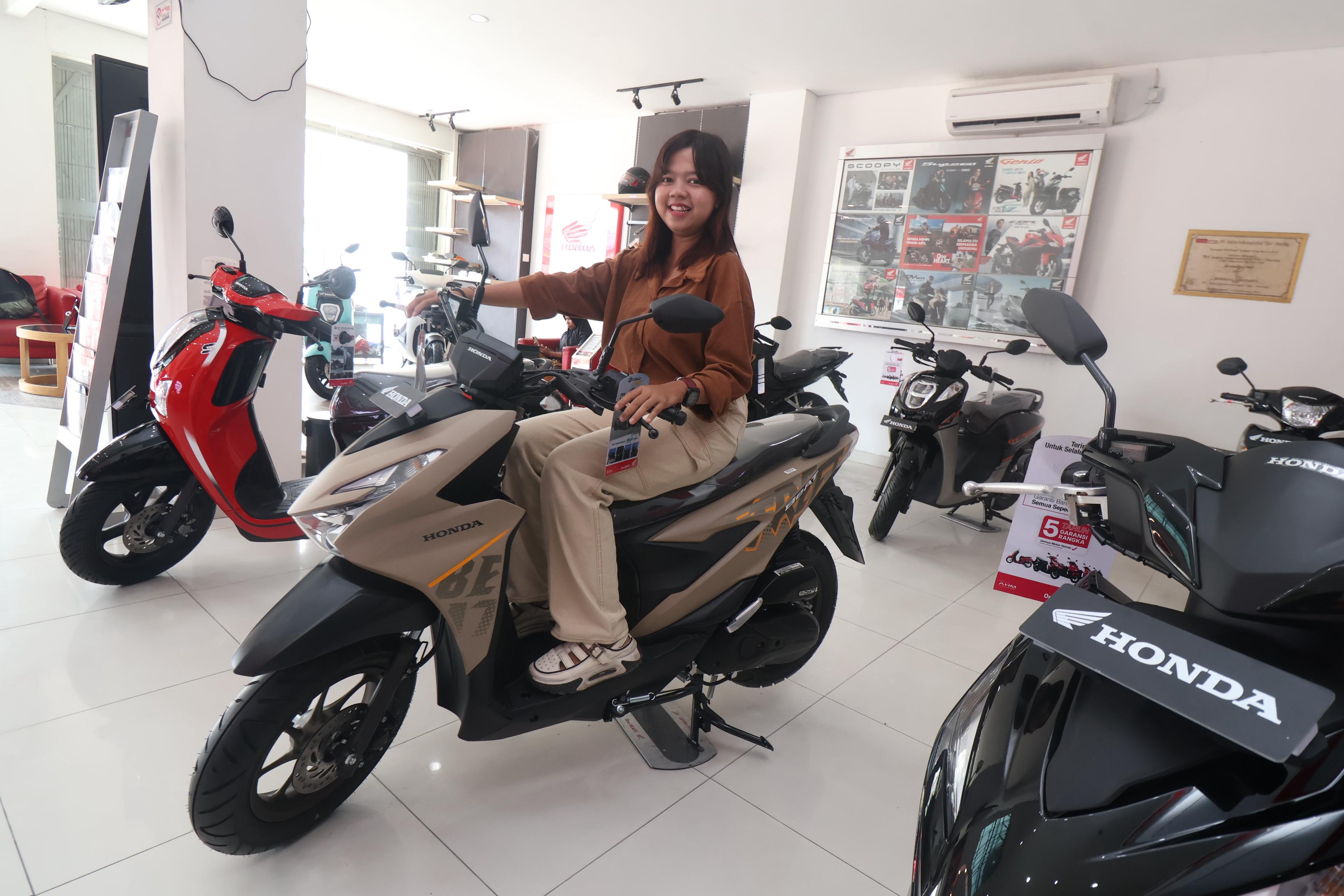PROMO SPESIAL: Selama Mei 2025, konsumen bisa menikmati potongan tenor hingga hemat Rp 6 juta saat pembelian motor Honda.