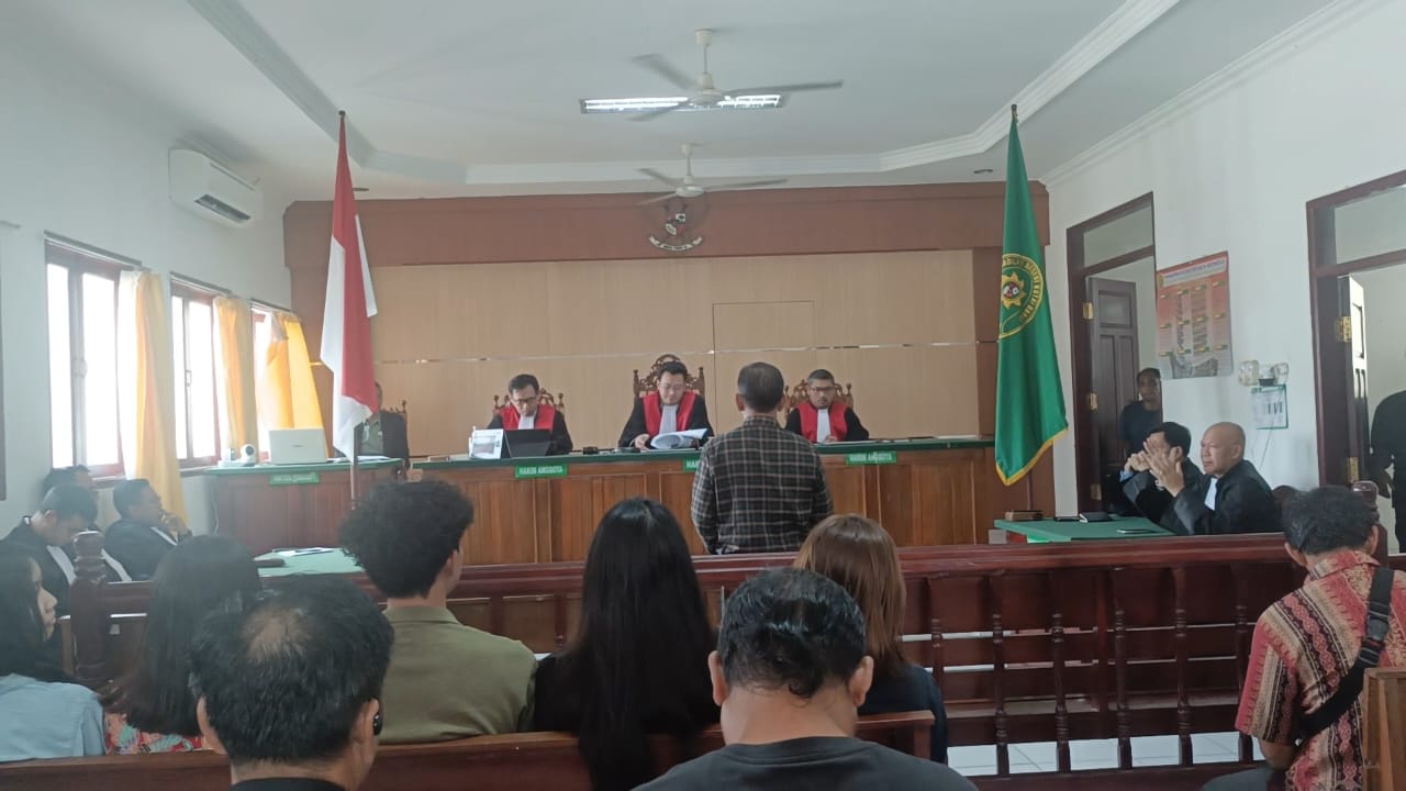 Suasana sidang vonis kasus dugaan pemalsuan surat tanah. (SUNARDI/KP)