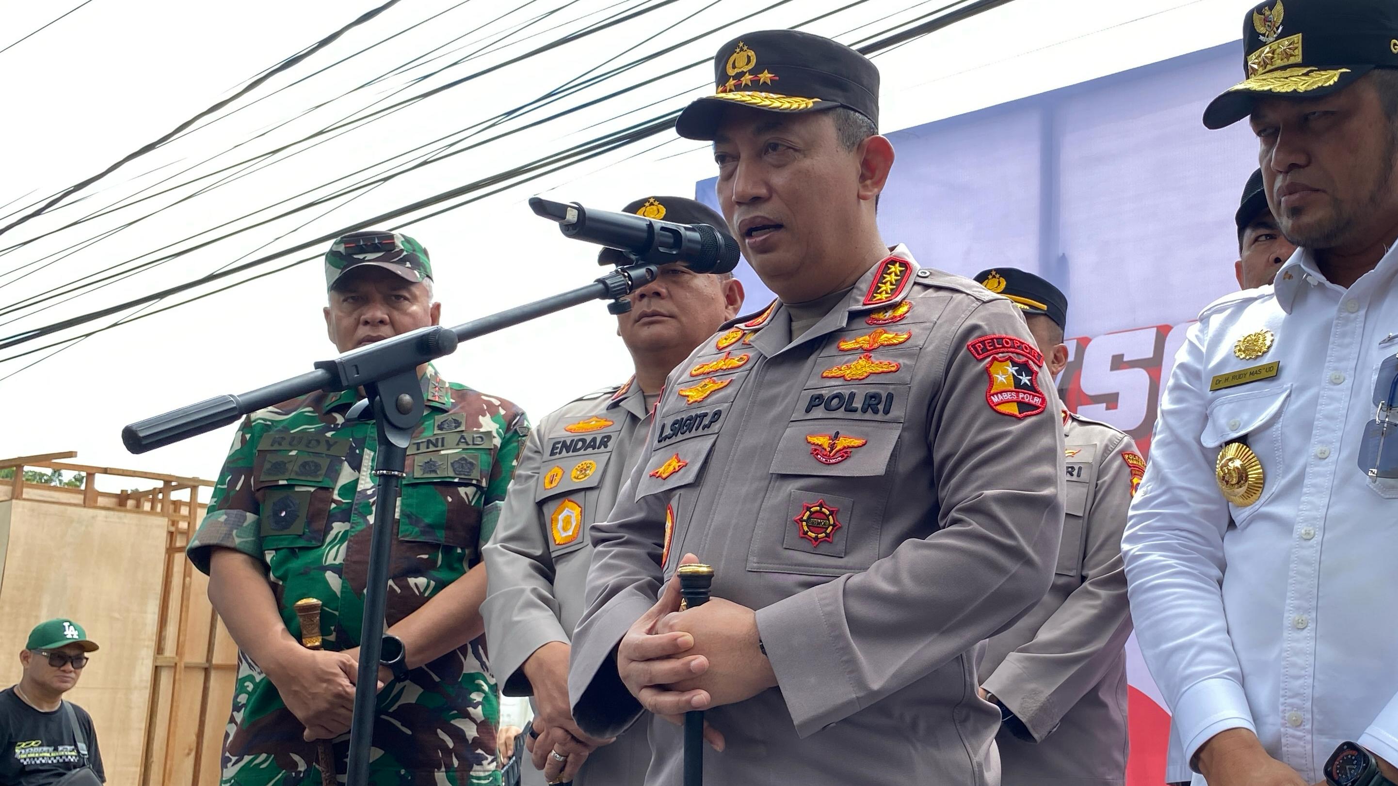 Kapolri Jenderal Listyo Sigit Prabowo menegaskan komitmennya untuk memberantas premanisme yang meresahkan masyarakat.
