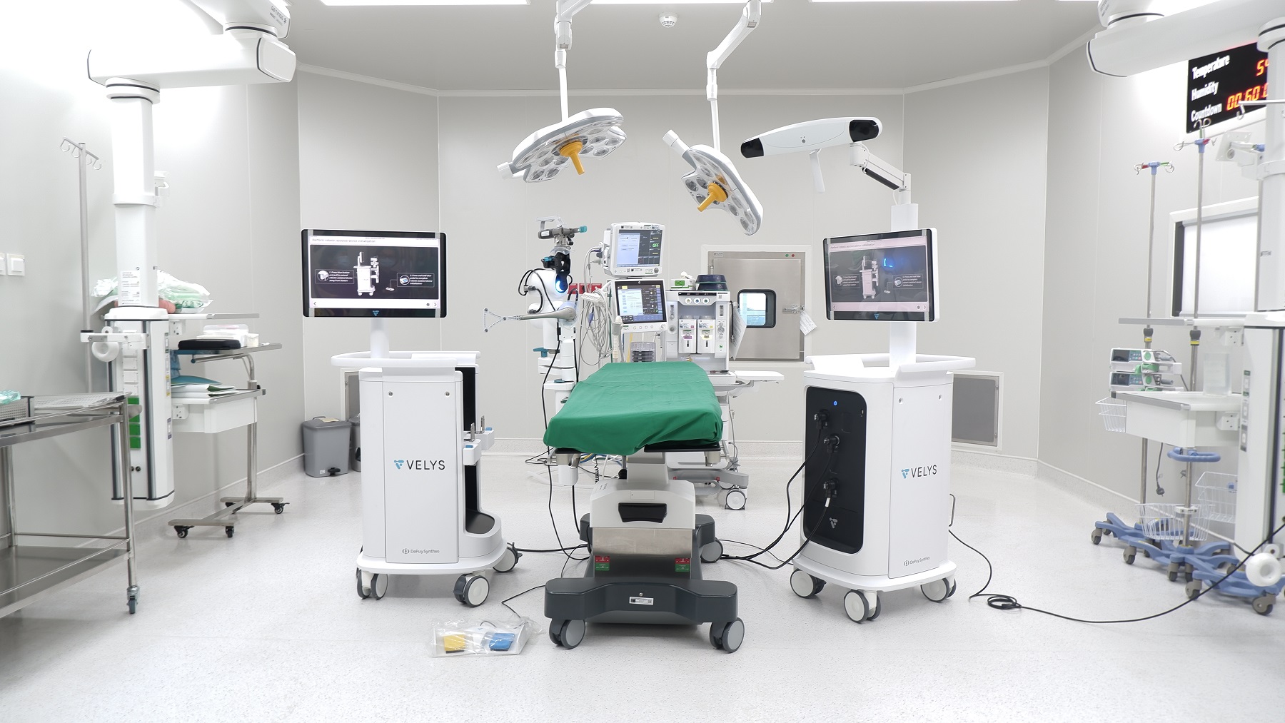 KIAN MAJU: Layanan Orthopedic Center Mayapada Hospital untuk melakukan prosedur penggantian sendi lutut total dengan bedah robotik berteknologi mutakhir.