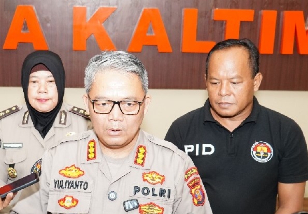 SAMPAIKAN: Kabid Humas Polda Kaltim Kombes Pol Yuliyanto memberikan penjelasan ke awak media. (IST)