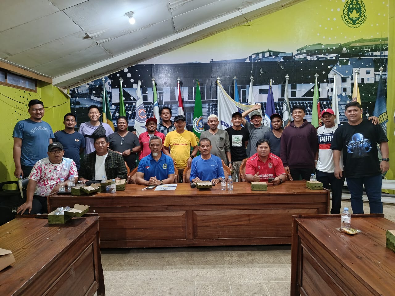 Askab PSSI Kukar dan perwakilan klub melakukan rapat persiapan penyelenggaraan kompetisi Liga 1 Askab.