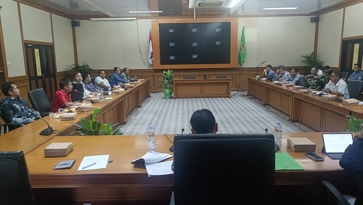 MEDIASI: Mediasi aktivitas pertambangan batu belah di areal kebun plasma antara masyarakat dan PT BCPA.