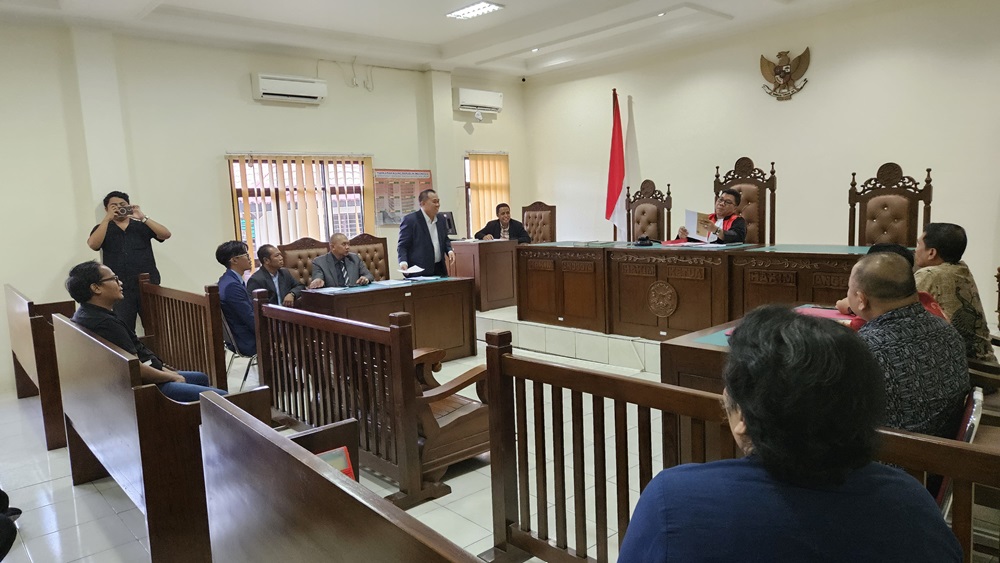 DICABUT: Sidang pertama gugatan pra peradilan atas penanganan kasus dugaan tambang ilegal di hutan pendidikan Unmul di PN Balikpapan, Jumat (23/5).