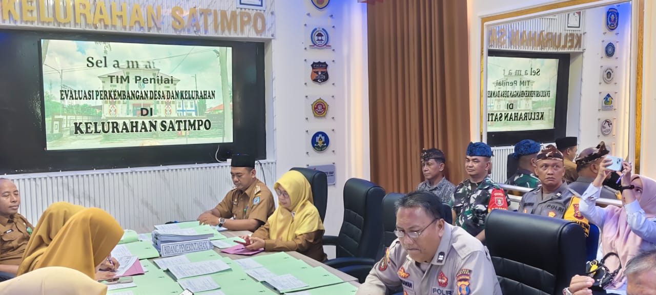 DINILAI: Tim lomba kelurahan di tingkat Bontang Selatan melakukan verifikasi terhadap beberapa indikator di Satimpo. (FOTO ADIEL KUNDHARA/KP)