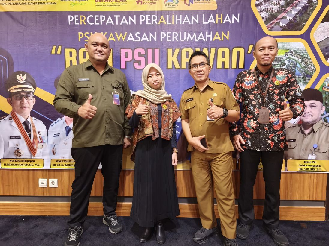 DUKUNGAN: Kepala Bidang PSU Disperkim Balikpapan Edy Saputra (kiri) bersama Kepala Disperkim Balikpapan Rafiuddin (dua kanan) dan para narasumber.