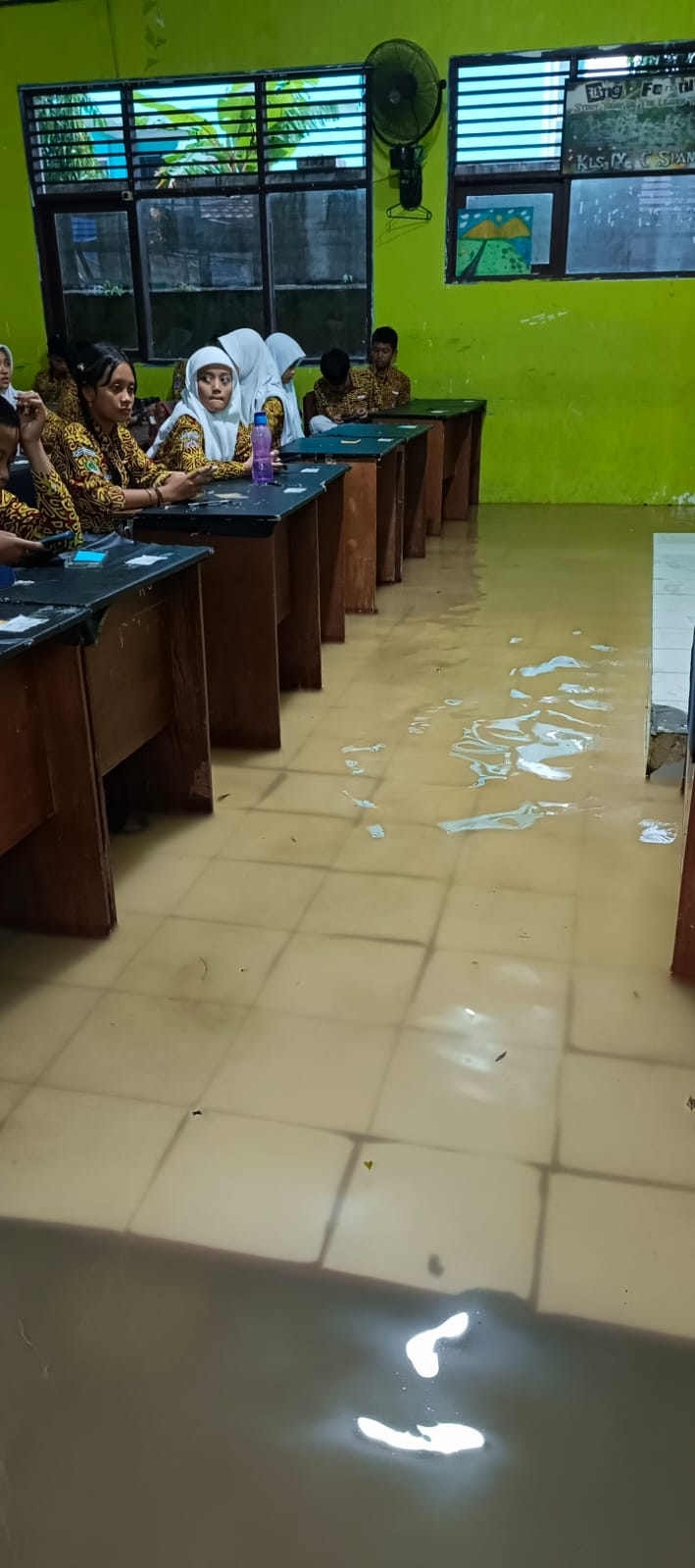 Salah satu sekolah yang terdampak adalah SMP Negeri 6 Samarinda, yang berlokasi di Jalan Urip Sumoharjo, Kecamatan Samarinda Ilir. (FOTO: IST)