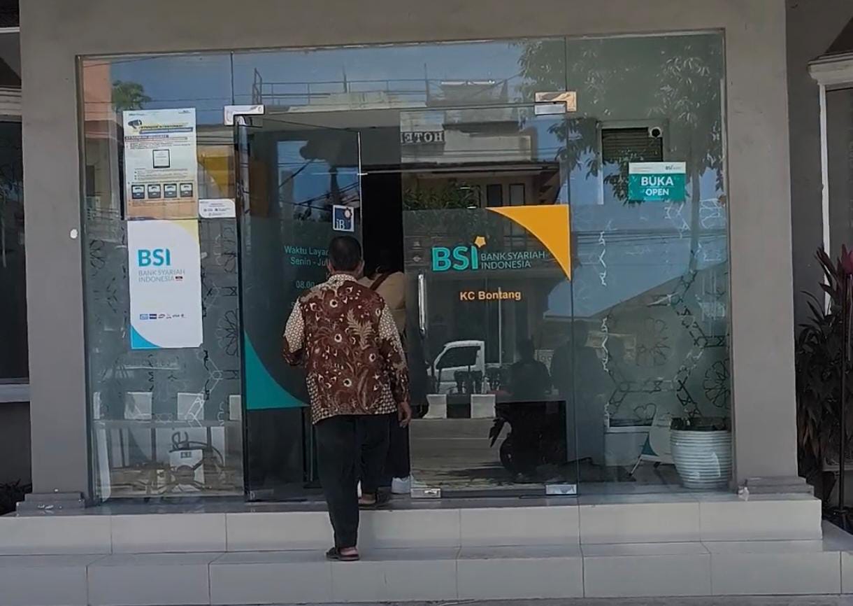JADI SASARAN: ATM Bank Syariah Indonesia (BSI) di Jalan MT Haryono, Bontang, dirusak orang tak dikenal.