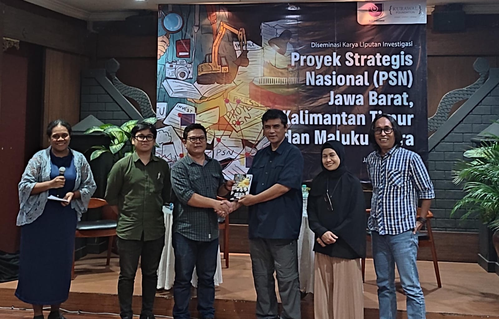 Peluncuran buku jurnalistik Tangis dari Tepi Proyek Strategis Nasional, diselenggarakan di Swiss-Belinn Wahid Hasyim, Jakarta Pusat. Terlaksana pada Rabu (28/5).