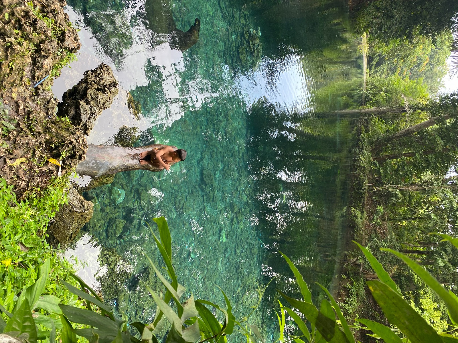 ALAMI: Dapat dinikmati bagi setiap wisatawan yang berkunjung ke Fotuno Rete, tempat di mana alam berbicara dalam nada kejernihan air dan hamparan batuan menakjubkan.