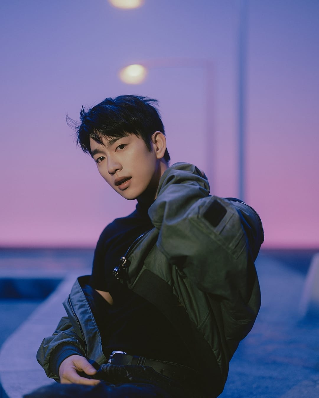Park Jin Young berperan sebagai tokoh antagonis di film Korea High Five yang tayang Juni 2025.