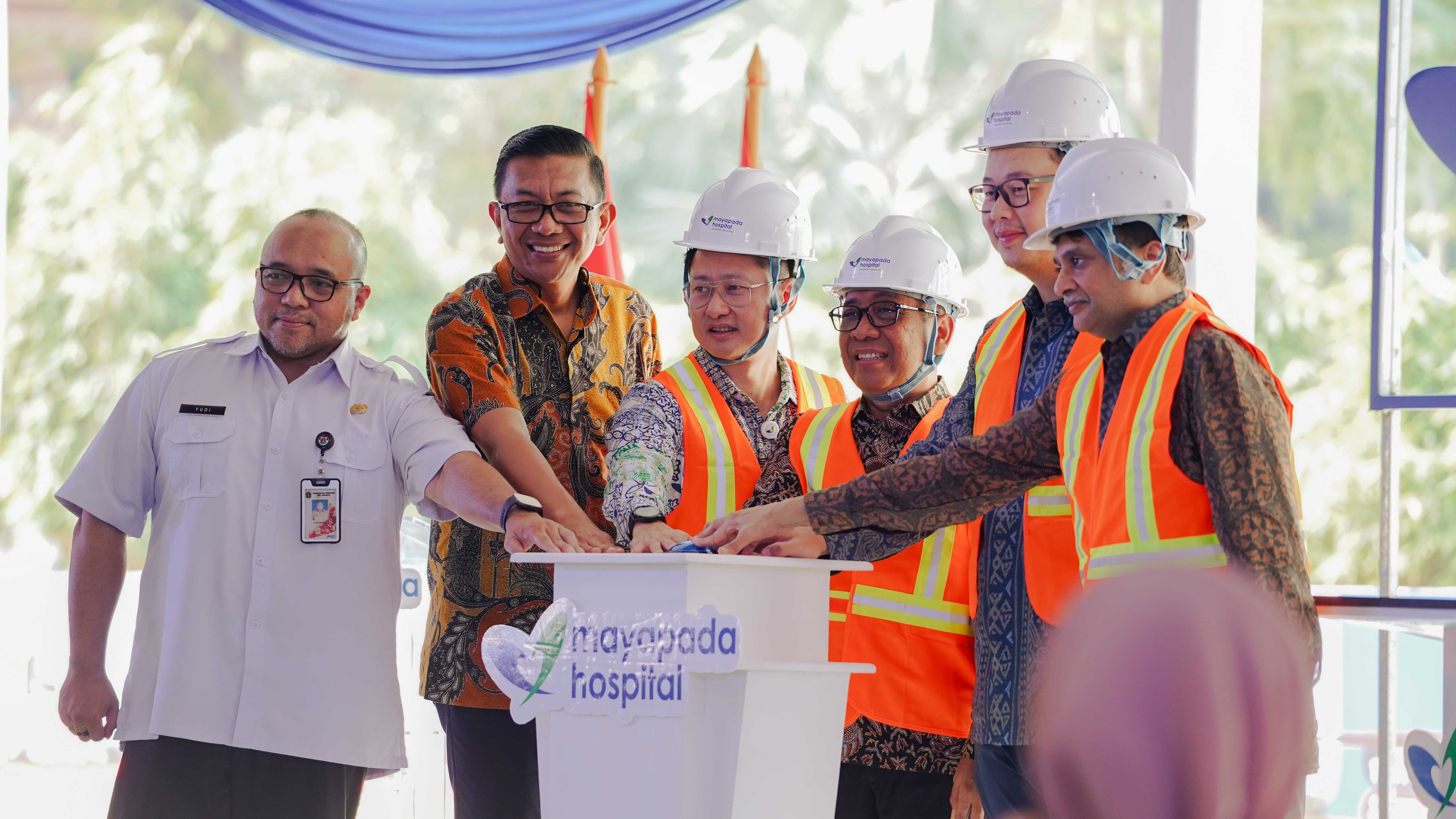 SEREMONI: Mayapada Hospital Jakarta Selatan yang menggelar groundbreaking Tower 3. Dihadiri Pratikno, Jonathan Tahir, dan Navin Sonthalia.