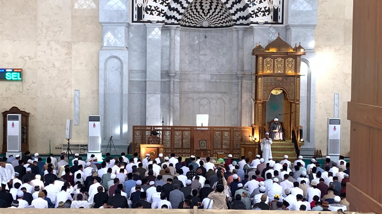 LEBARAN : Suasana salat Iduladha berjamaah di Balikpapan Islamic Center.