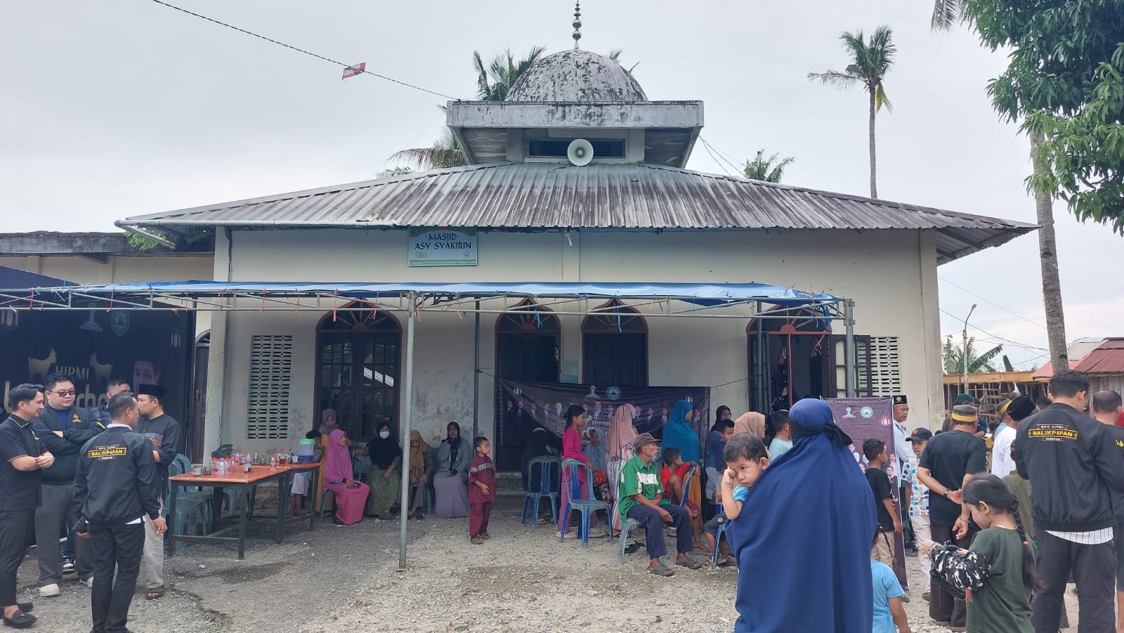 PEDULI: Masjid Nur Asy Syakirin jadi langkah awal Hipmi Balikpapan membantu masjid yang memerlukan. (FOTO OKTAVIA MEGARIA/KP)