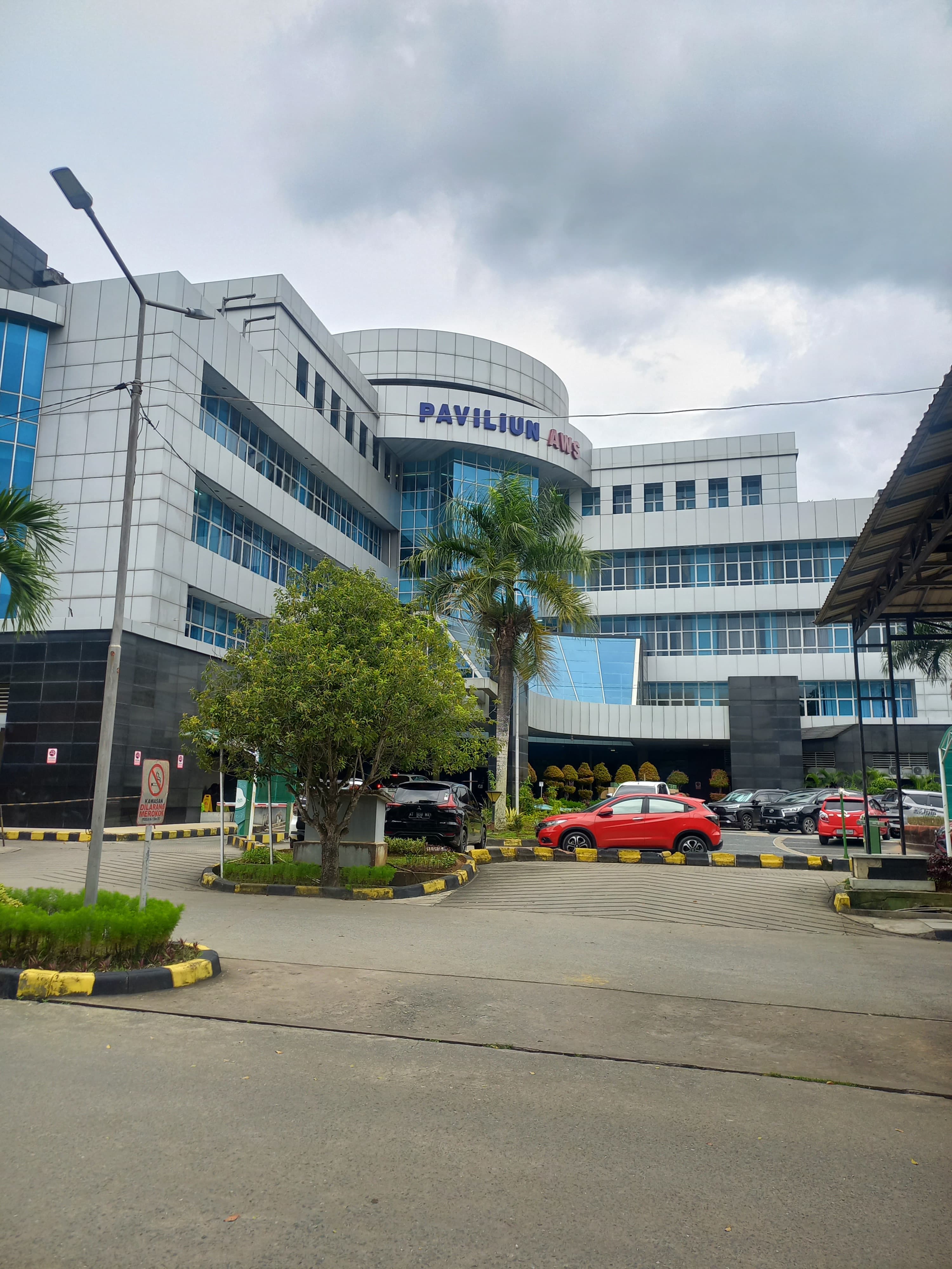 KORONA: Saat ini varian yang beredar masih merupakan turunan Omicron. Kami sudah cukup memahami karakteristik gejalanya. (FOTO/EKO PRALISTIO)