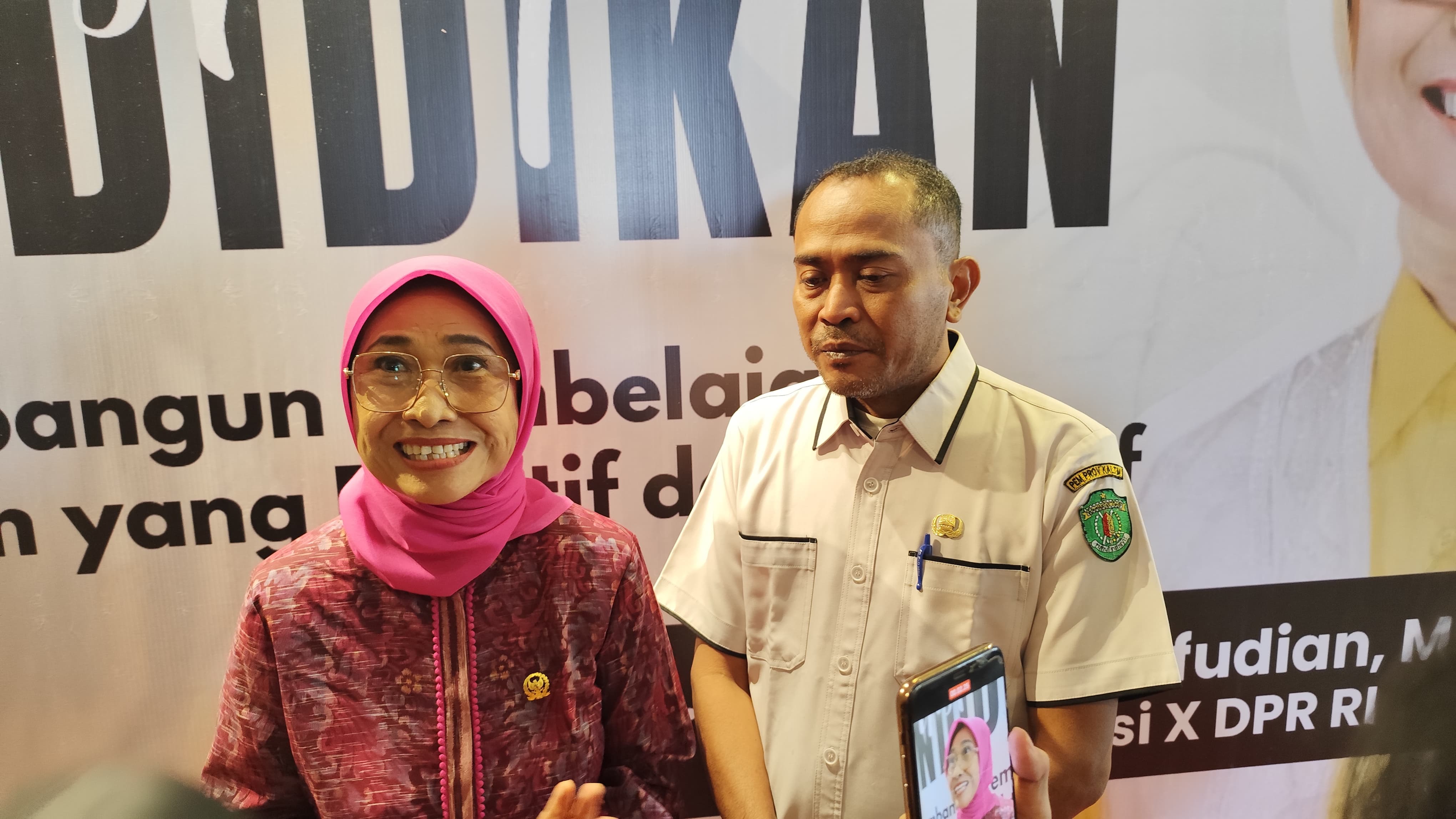 Hetifah Sjaifudian mendorong guru-guru di Kaltim untuk adaptif terhadap pola mengajar ke siswa sehingga meningkatkan minat belajar. (FOTO: DENNY SAPUTRA)