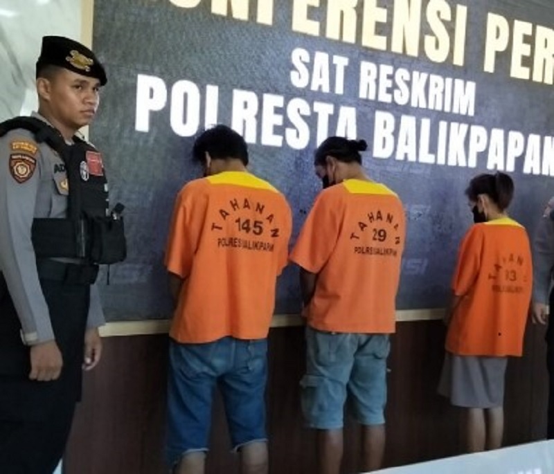 JUDI: Pelaku perjudian sabung ayam digerebek, ada tiga orang ditetapkan tersangka dan ditahan.