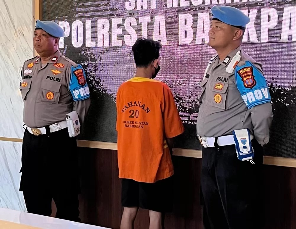 ANIAYA: Tersangka A ditahan setelah melukai mahasiswi yang juga teman dekatnya.