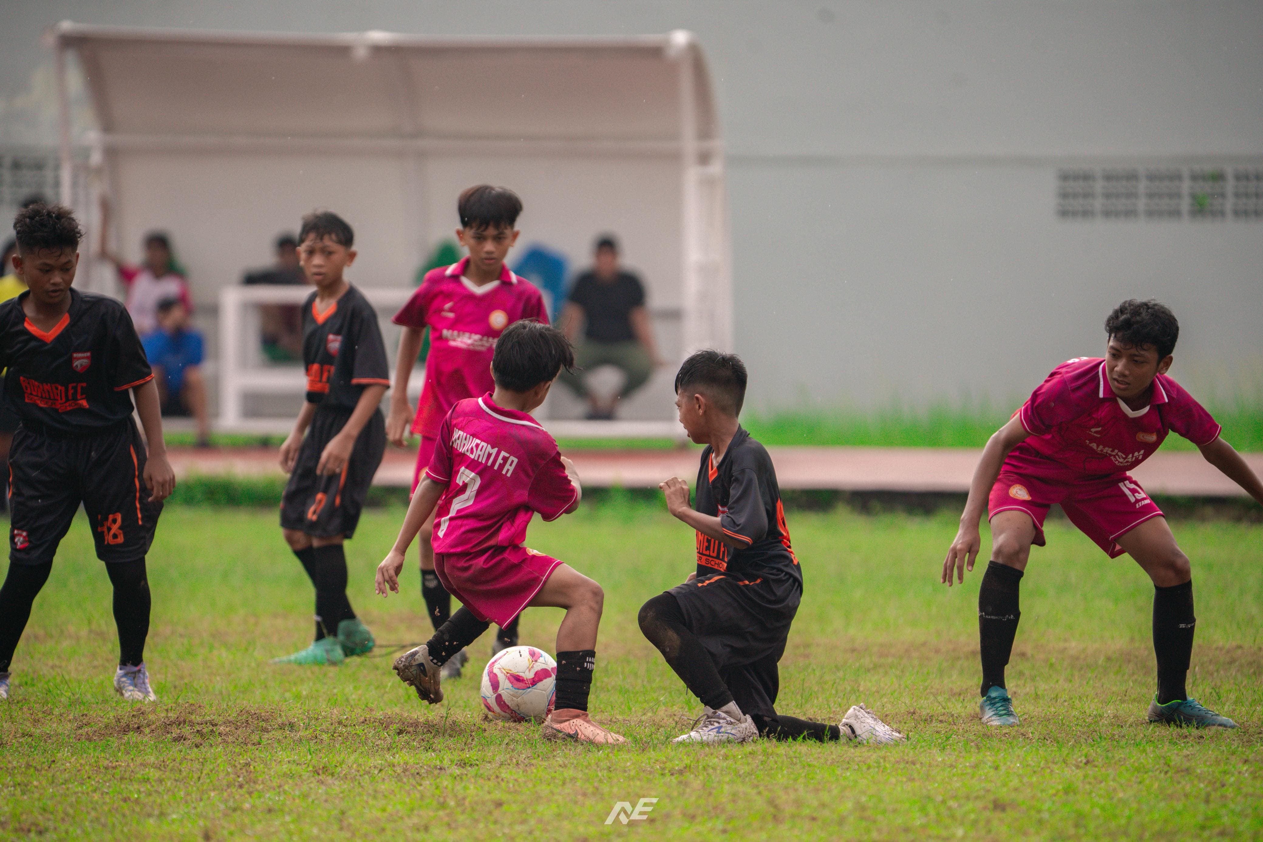 Nahusam FA harus mengakui keunggulan Borneo FC dengan skor 2-3 dalam lanjutan Piala Soeratin U-13 Regional Samarinda, Kamis (12/6).